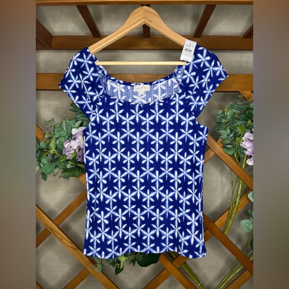 Brand New Women’s Loft Blue Design Summer Top (Sz S)